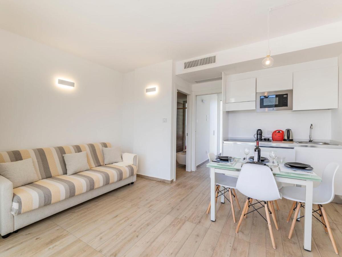 Apartment Capo Falcone Charming Apartment-2 By Interhome ستينتينو المظهر الخارجي الصورة